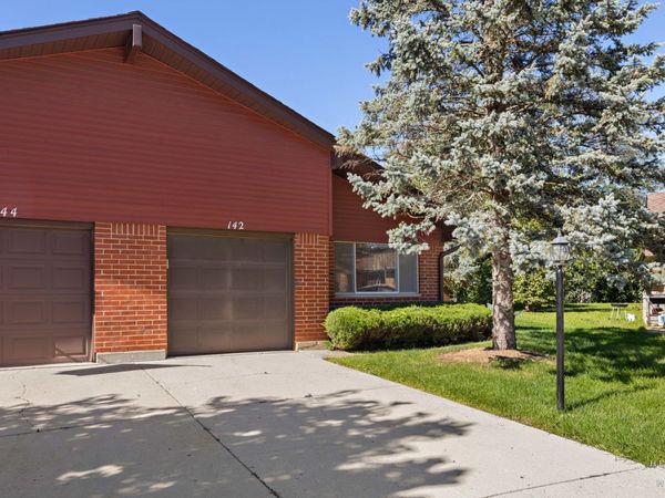 142 Virginia Court , Streamwood, IL 60107