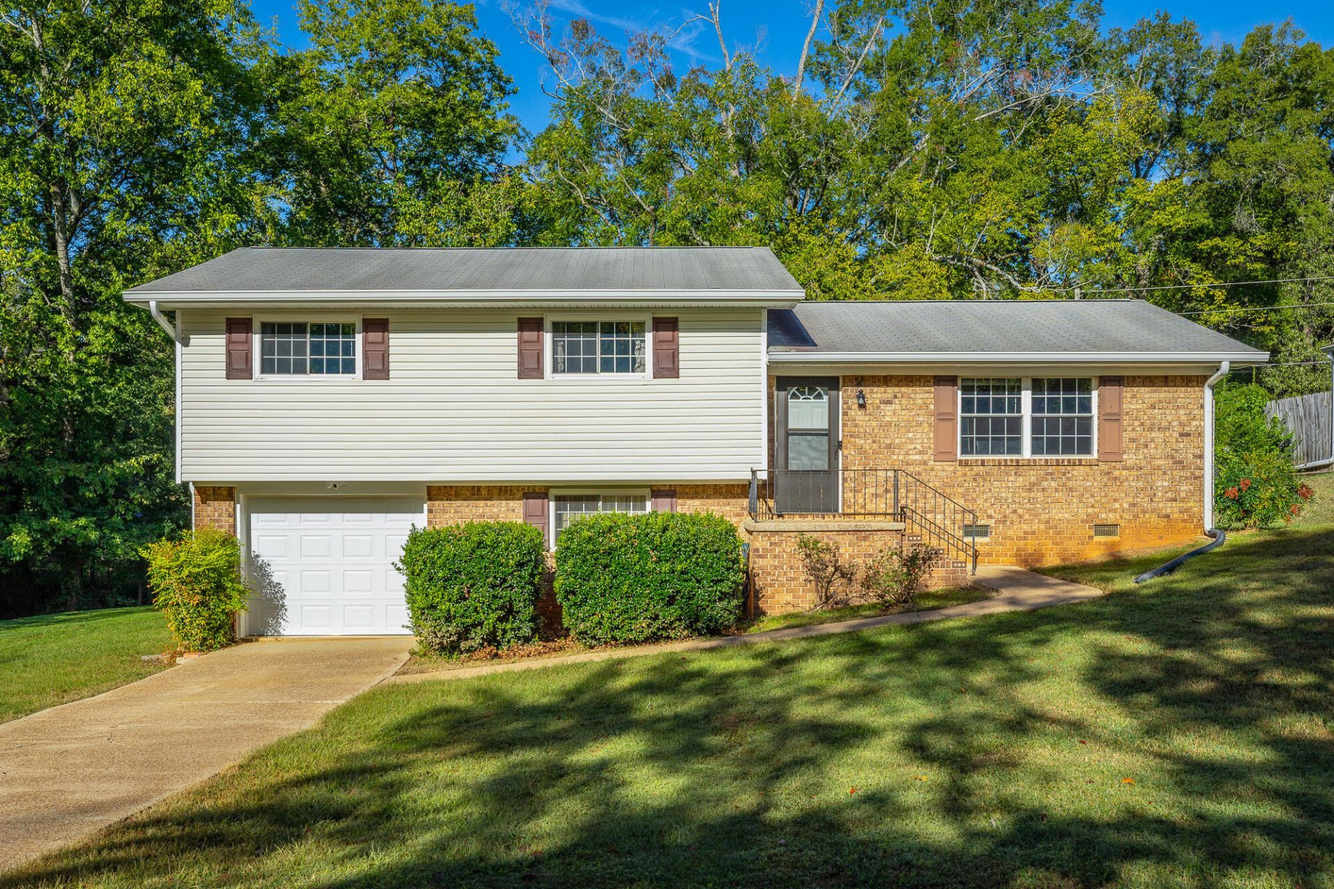 5907 Hillcrest Drive, Harrison, TN 37341 Main Photo