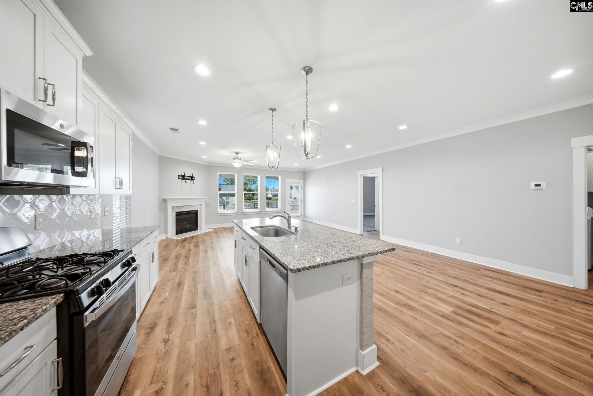 553 Harbour Pointe Drive  Photo 12