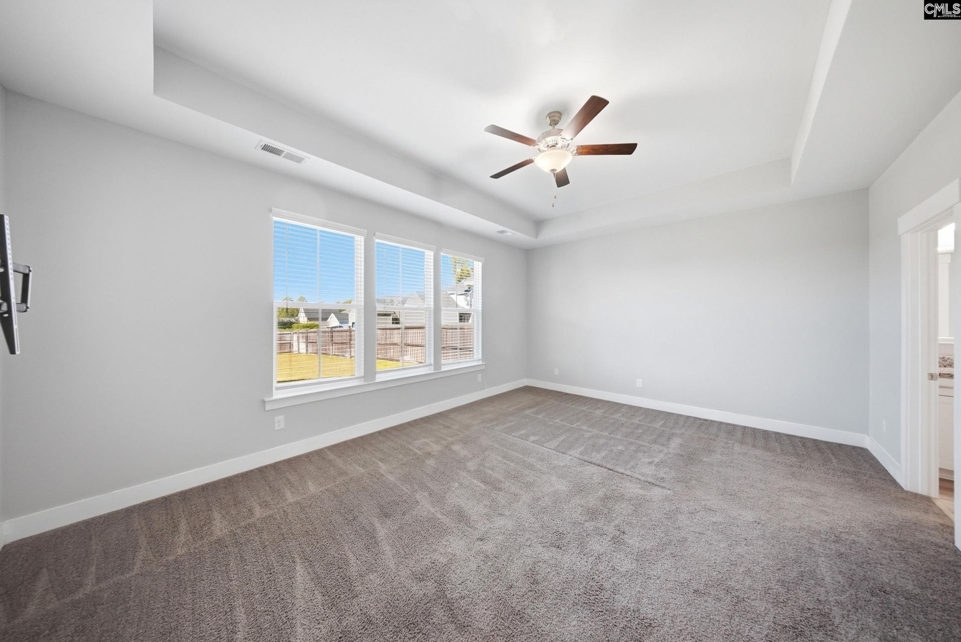 553 Harbour Pointe Drive  Photo 14