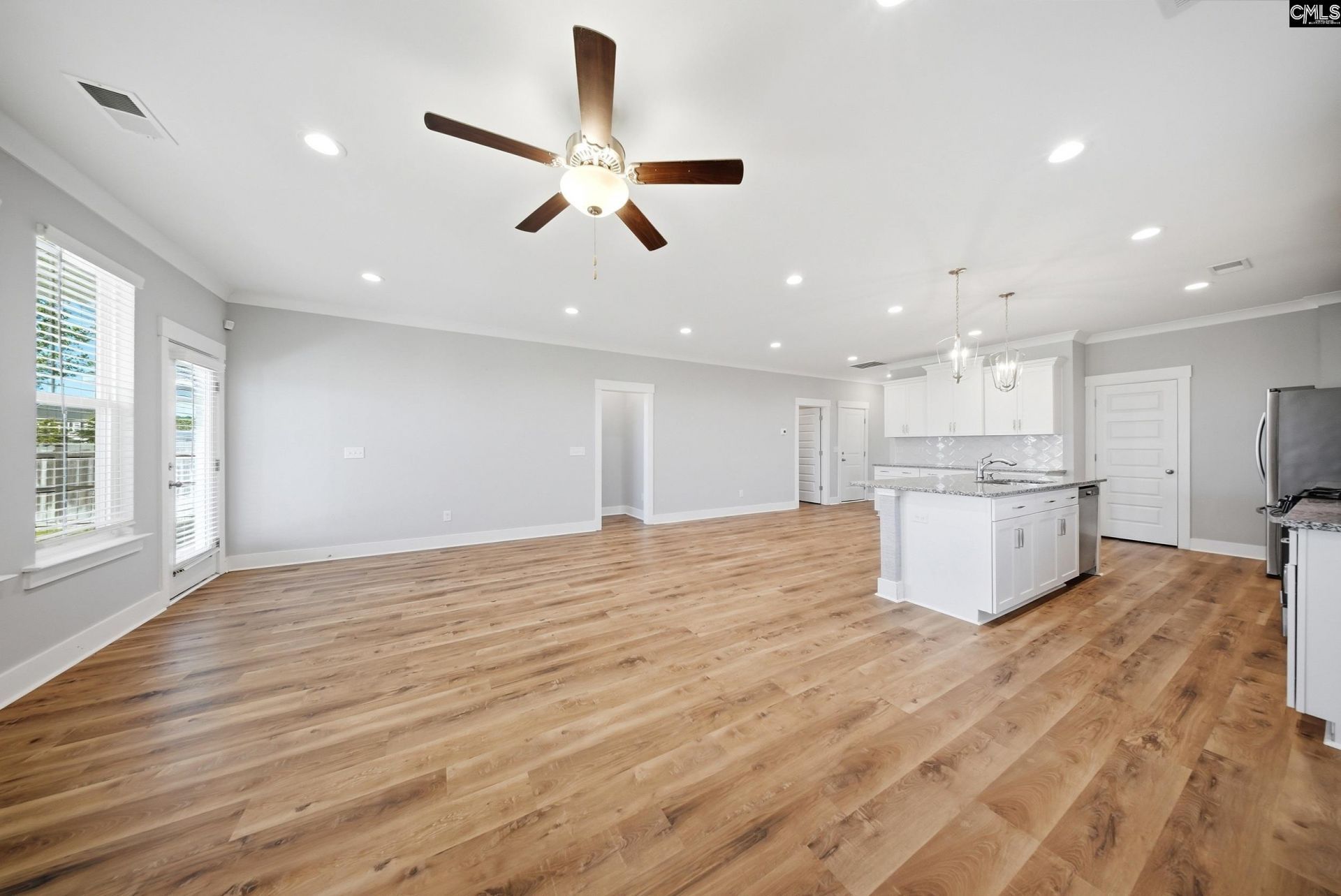 553 Harbour Pointe Drive  Photo 8