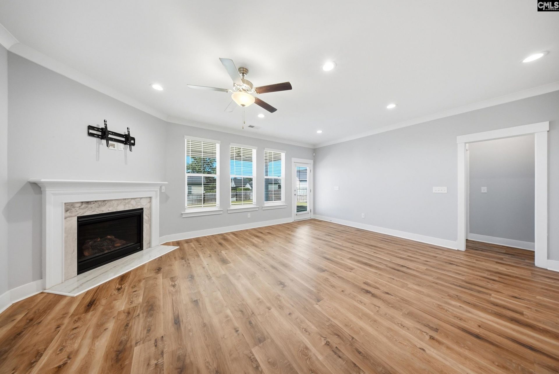 553 Harbour Pointe Drive  Photo 9
