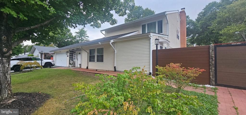 24 Biscayne Place, Sterling, VA 20164 Main Photo