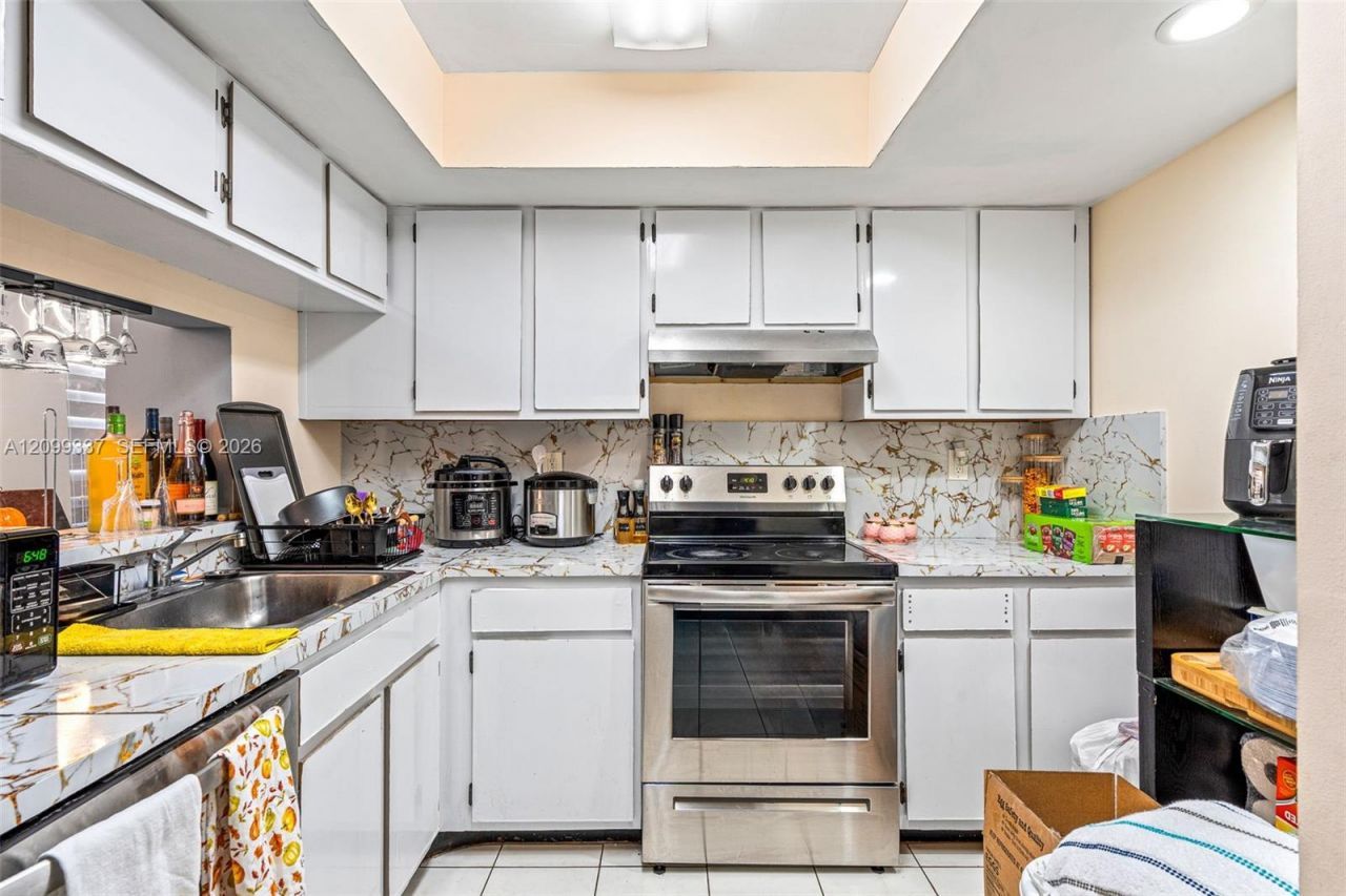11800 SW 18th St , Unit 201-4, Miami, FL 33175 Photo