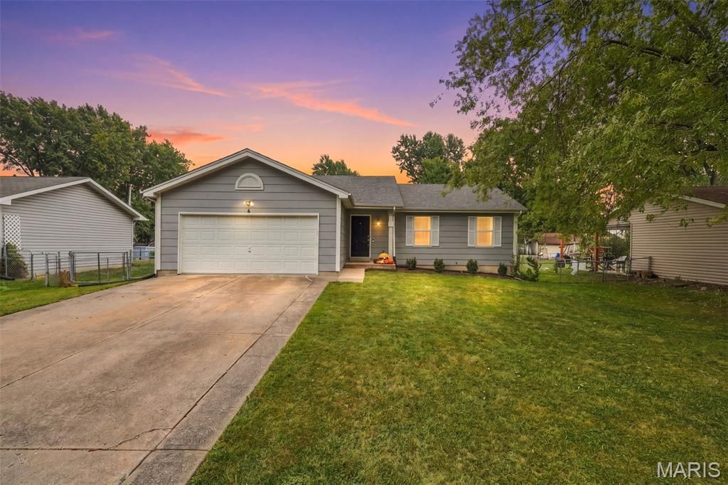 6 S Perry Circle, O Fallon, MO 63366 Main Photo