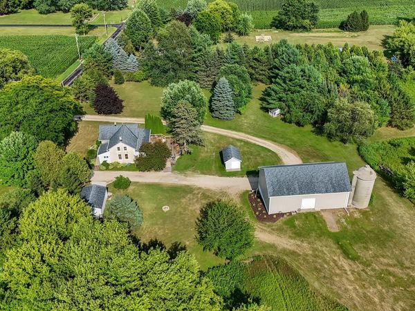 4827 Beaver Dam ROAD, West Bend, WI 53090