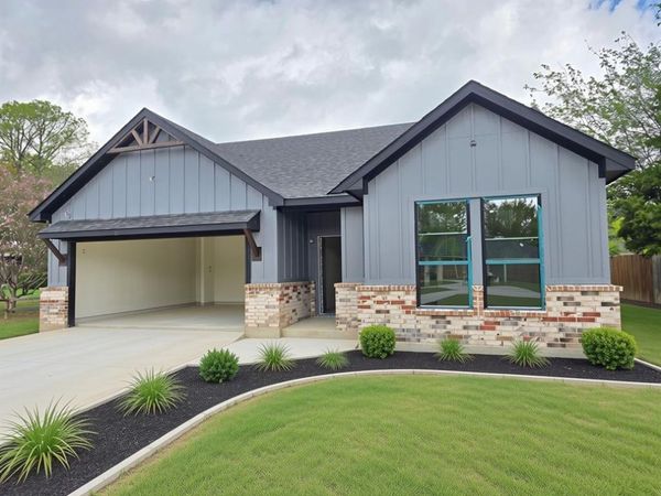 106 Meadow Heath Drive, Gun Barrel City, TX 75156