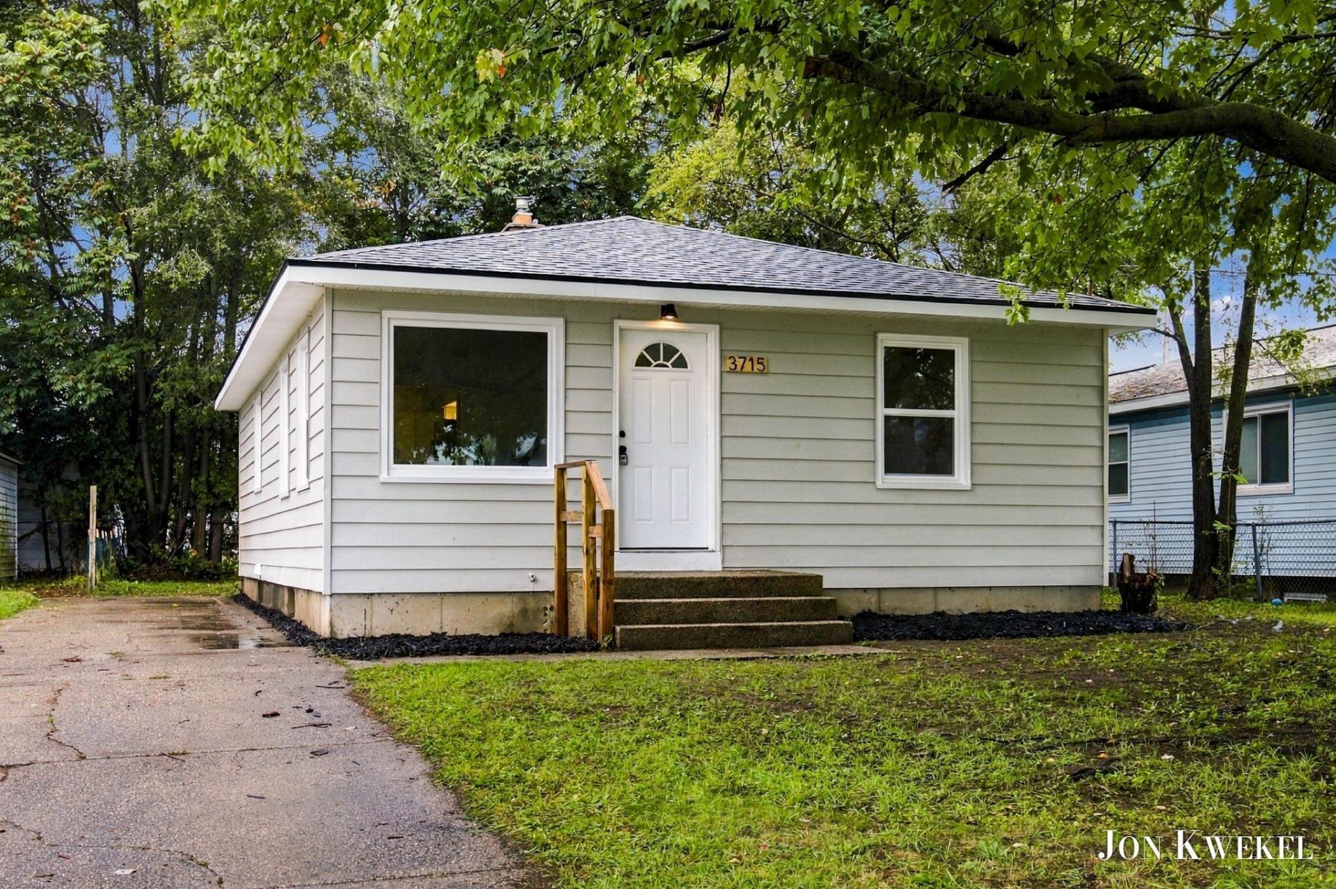 3715 Flamingo Avenue Sw, Wyoming, MI 49509 Main Photo