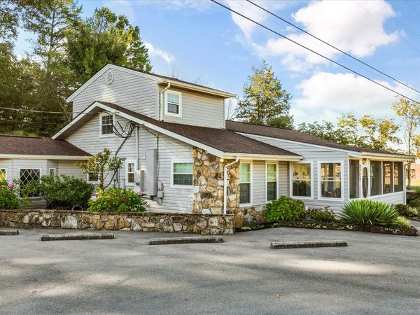 2805 Old Newport Hwy , Sevierville, TN 37876