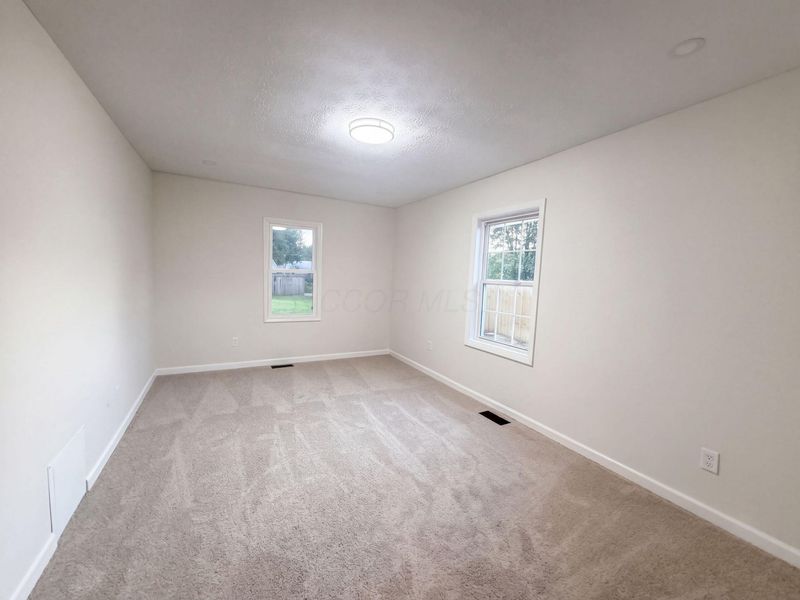 1979 E Cooke Road, Columbus, OH 43224 Photo 4