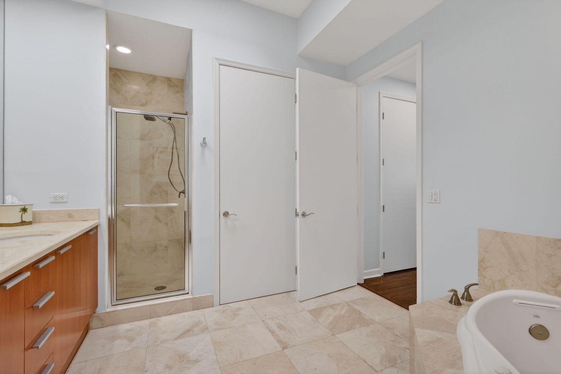2640 Lake Shore Drive, Unit 2608, Riviera Beach, FL 33404 Photo