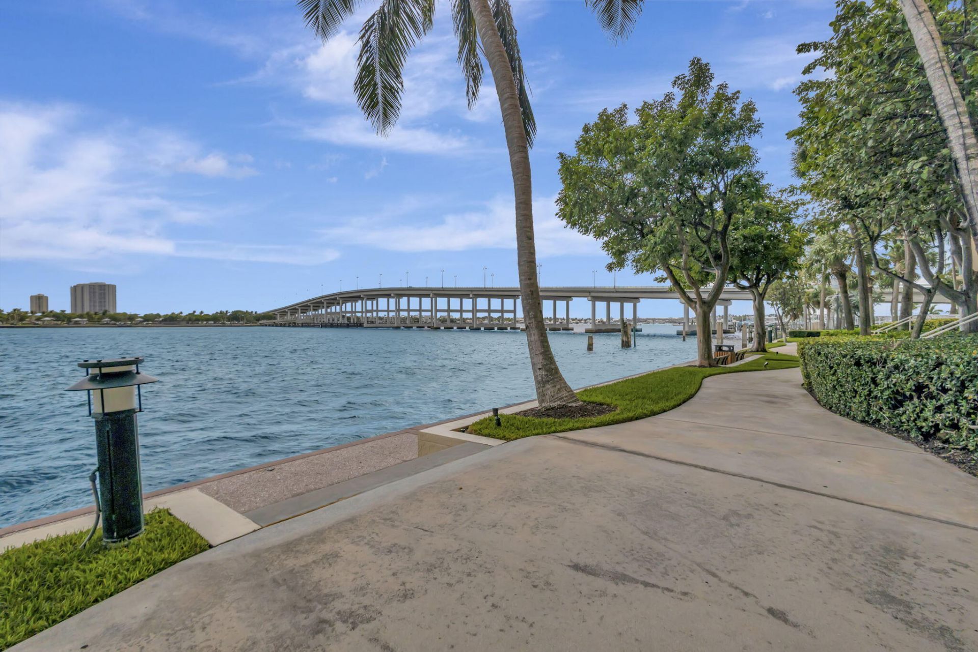 2640 Lake Shore Drive, Unit 2608, Riviera Beach, FL 33404 Photo