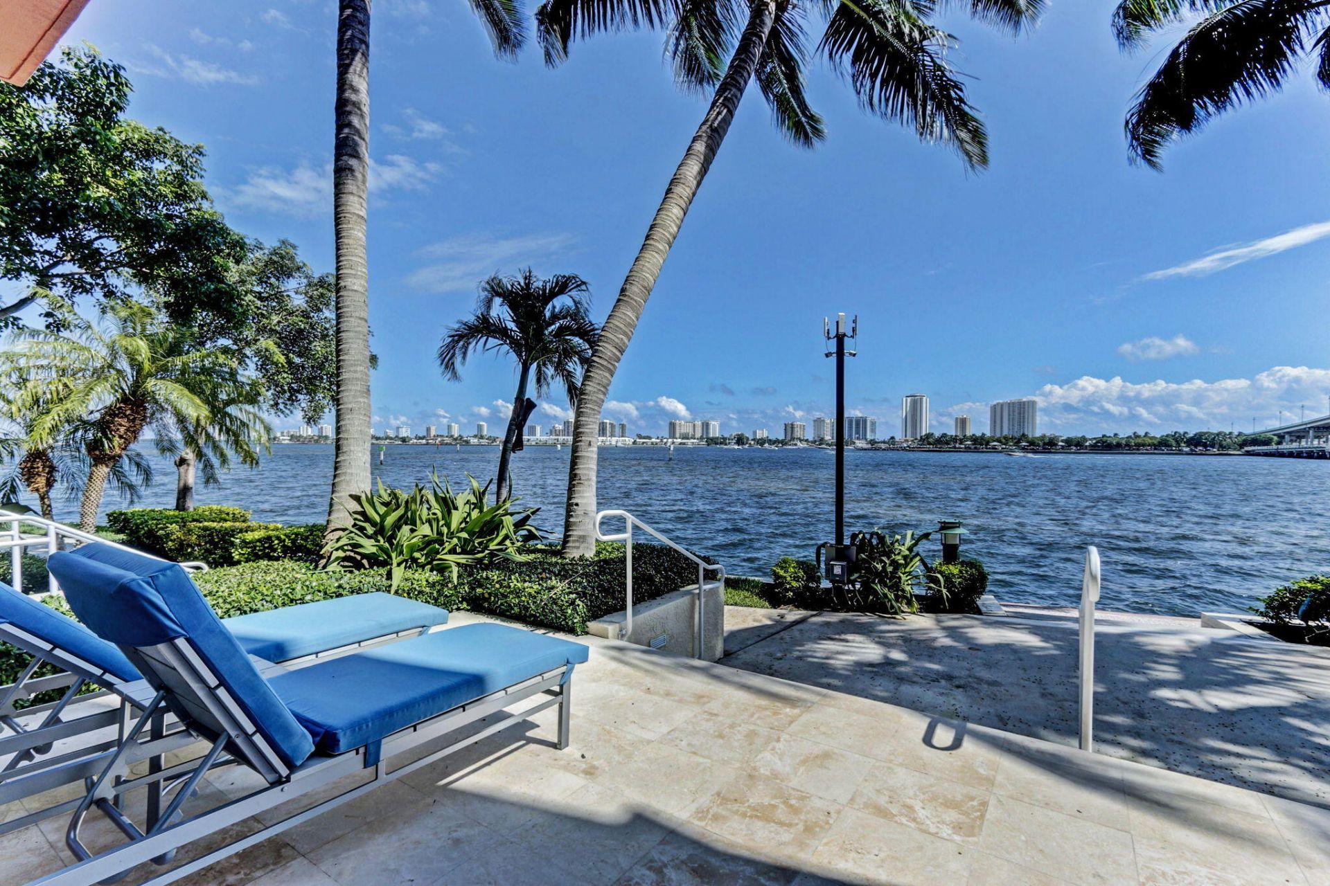 2640 Lake Shore Drive, Unit 2608, Riviera Beach, FL 33404 Photo