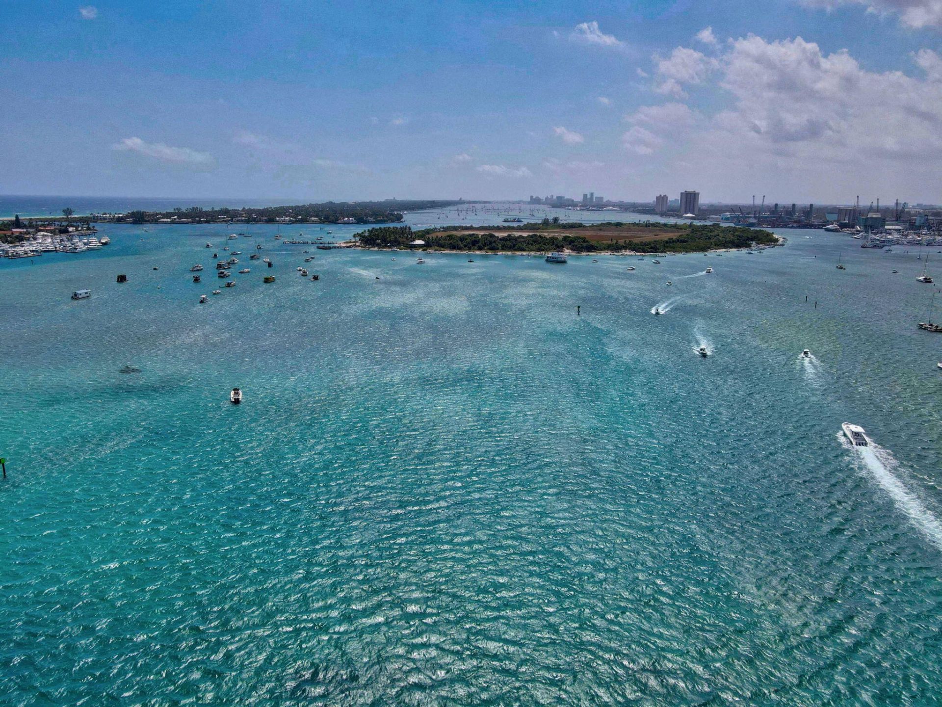 2640 Lake Shore Drive, Unit 2608, Riviera Beach, FL 33404 Photo