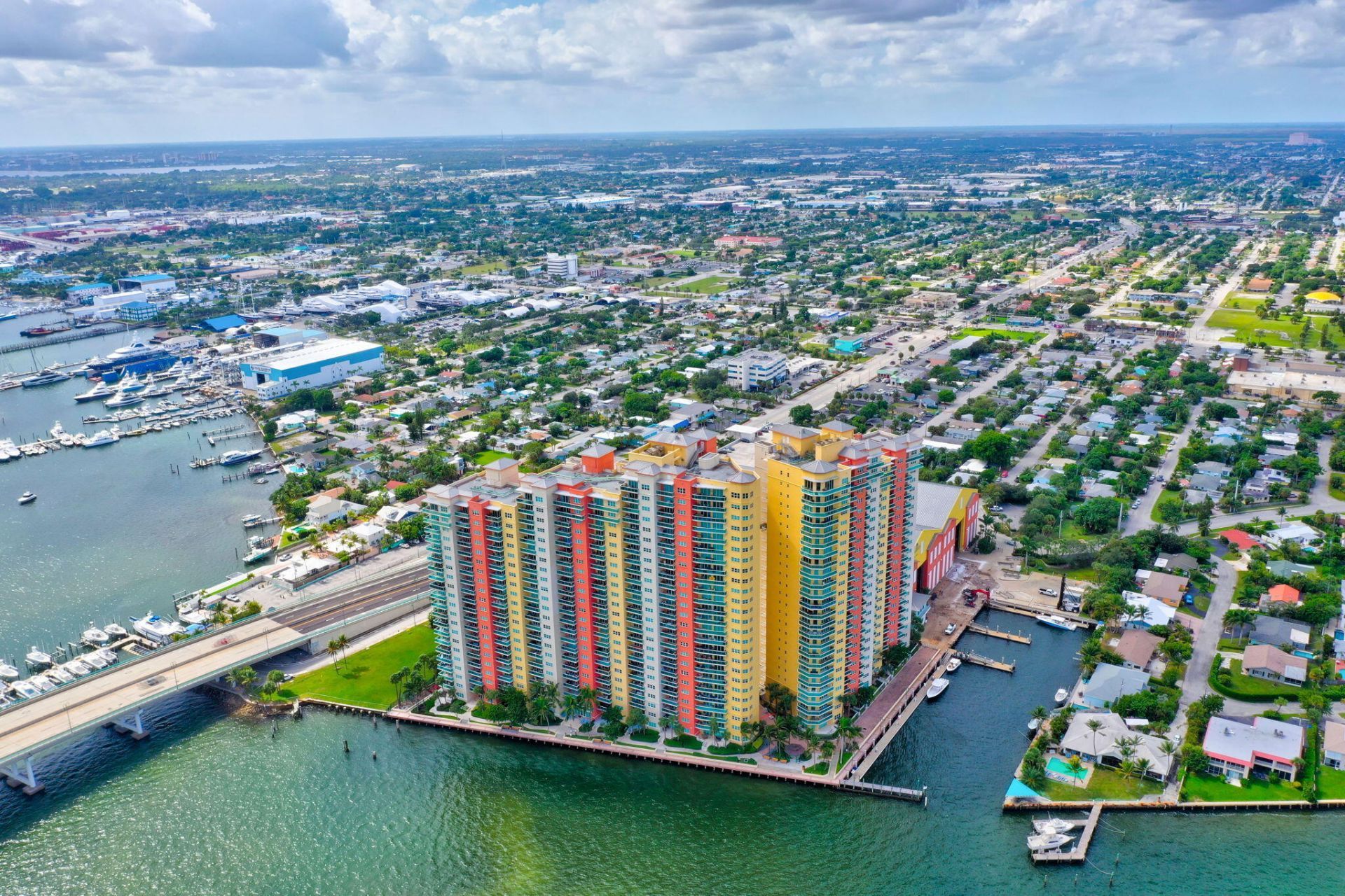 2640 Lake Shore Drive, Unit 2608, Riviera Beach, FL 33404 Photo