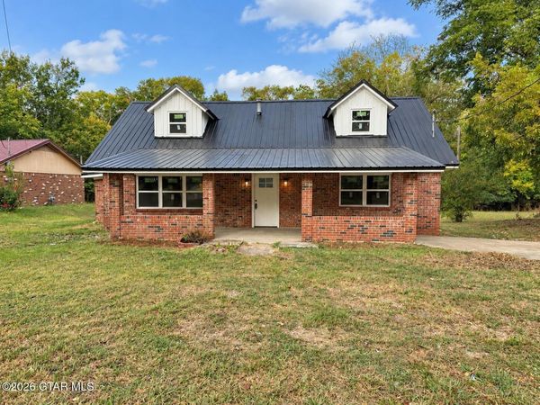 131 Grove Street, West Point, MS 39773