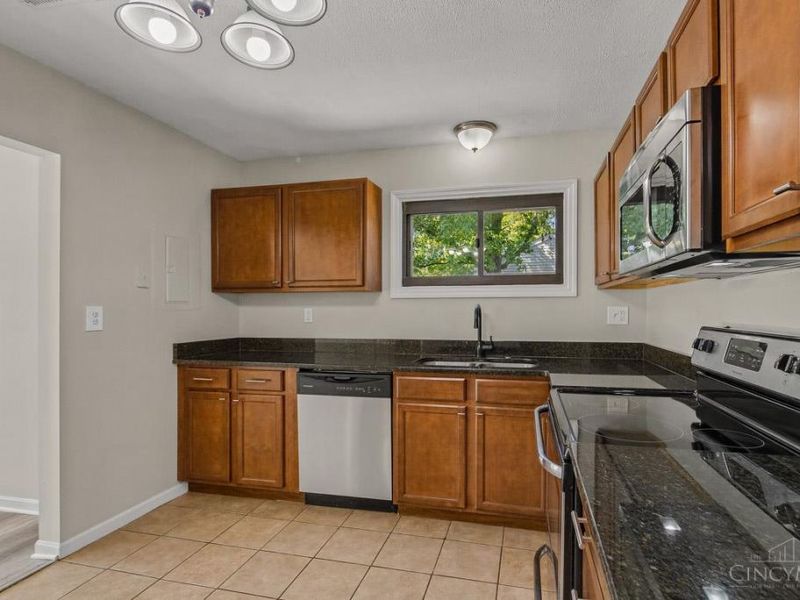 3969 Larchview Drive, Sycamore Township, OH 45236 Photo 5