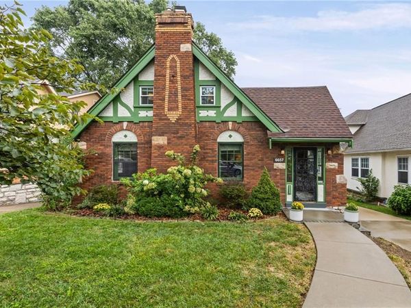 6657 Locust Street, Kansas City, MO 64131