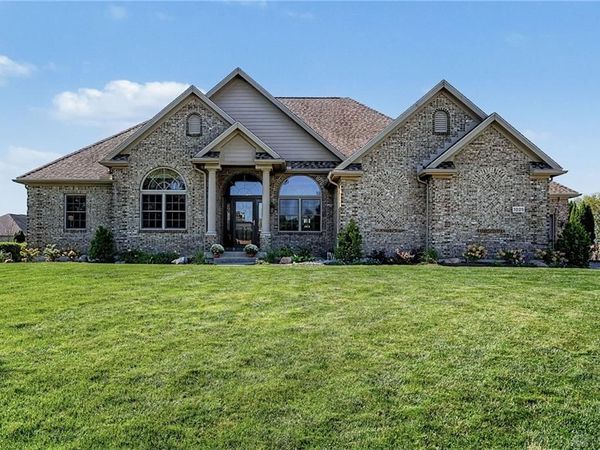 1025 Rosewood Creek Drive, Troy, OH 45373