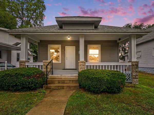 2215 Decamp Avenue, Elkhart, IN 46517