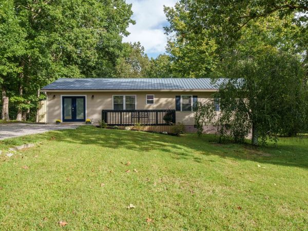 240 Birchwood Dr, Crossville, TN 38555