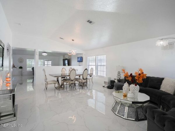 1246 SUMMIT OAKS Drive W, Jacksonville, FL 32221