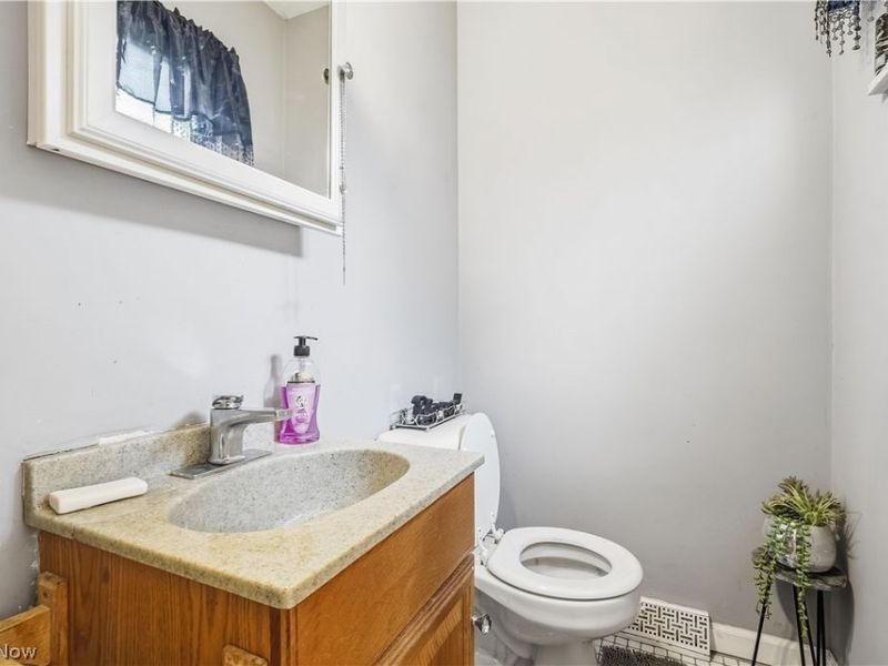 10717 Penfield Avenue, Garfield Heights, OH 44125 Photo 13