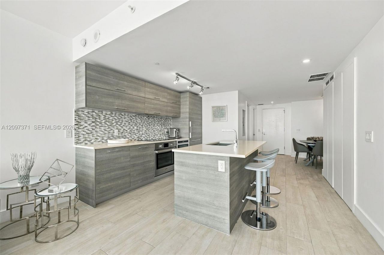 650 NE 32nd St, Unit 2406, Miami, FL 33137 Photo