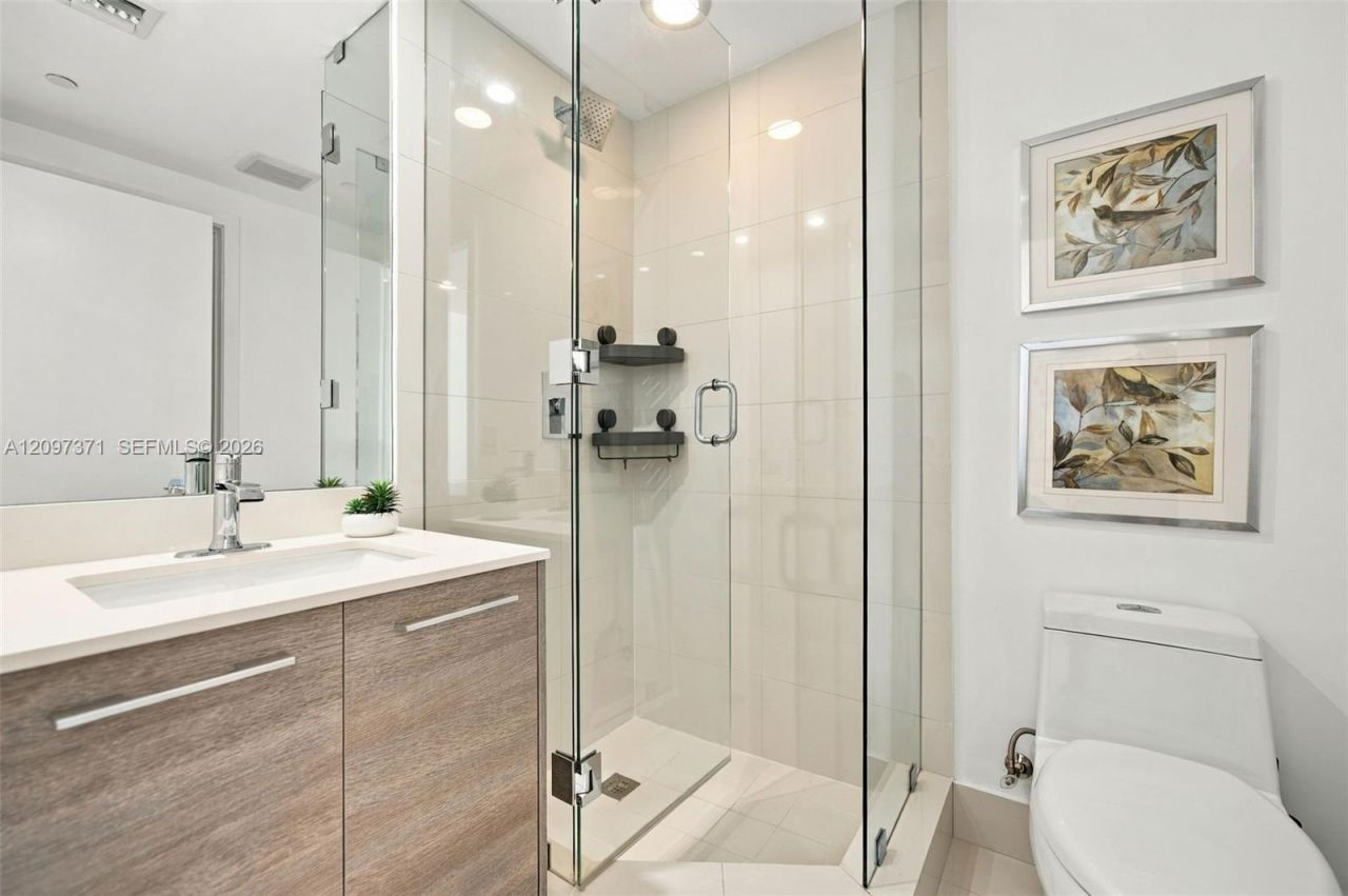 650 NE 32nd St, Unit 2406, Miami, FL 33137 Photo