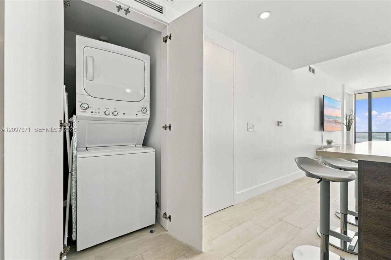 650 NE 32nd St, Unit 2406, Miami, FL 33137 Photo