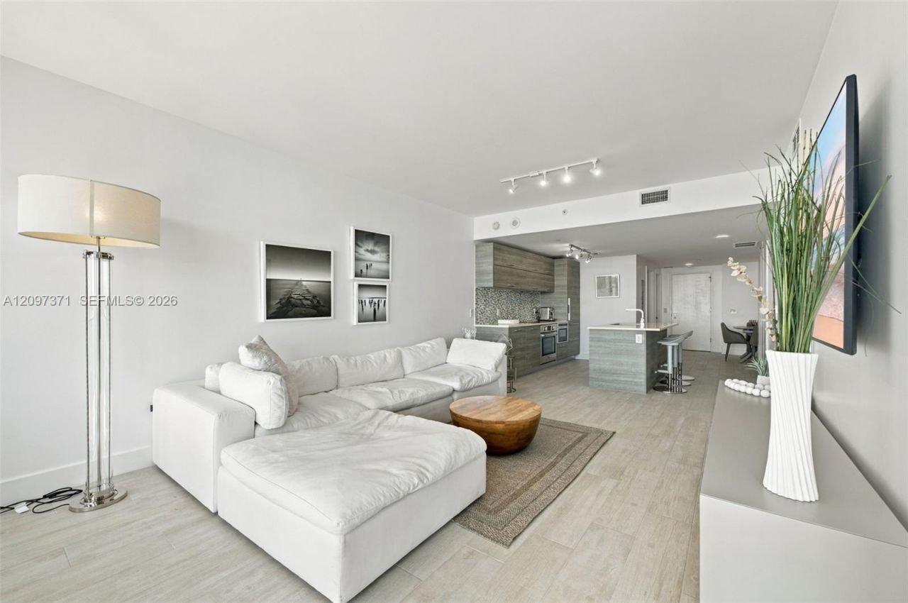 650 NE 32nd St, Unit 2406, Miami, FL 33137 Photo