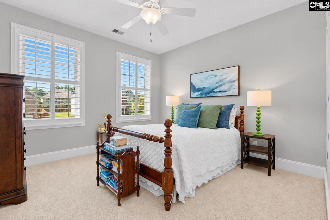 136 Majestic Court  Photo 23