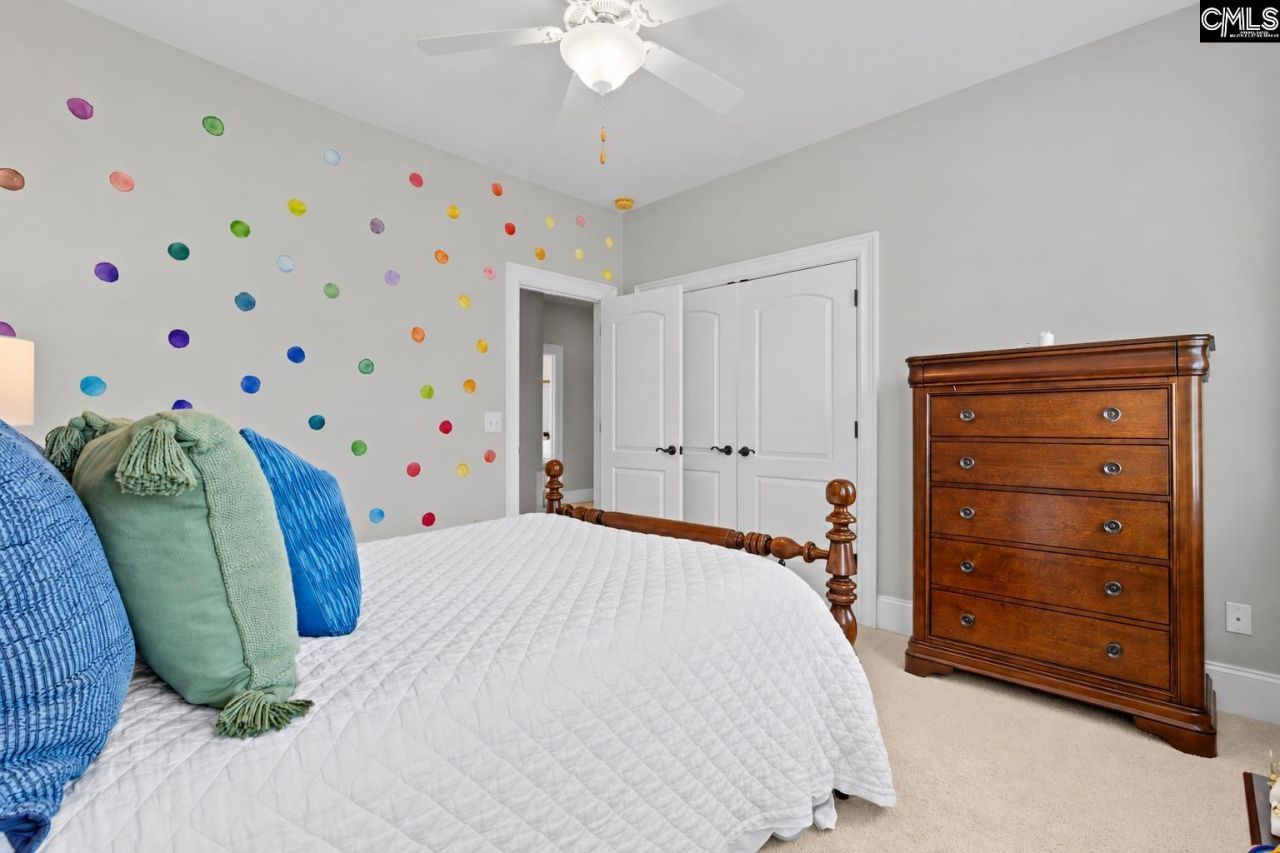 136 Majestic Court  Photo 24