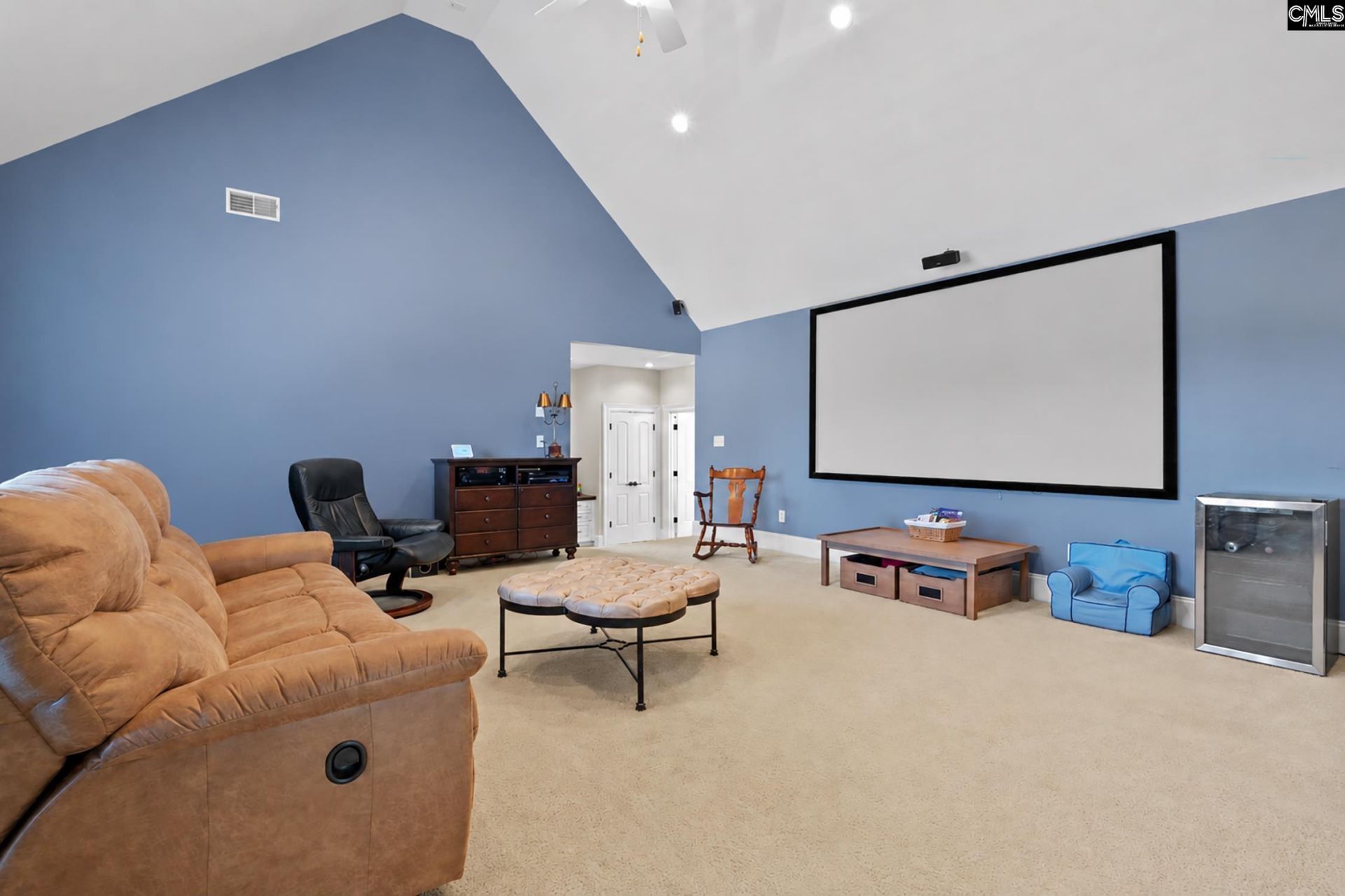 136 Majestic Court  Photo 32