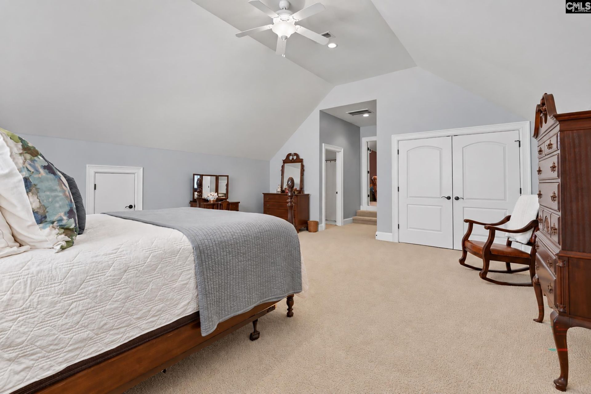 136 Majestic Court  Photo 34