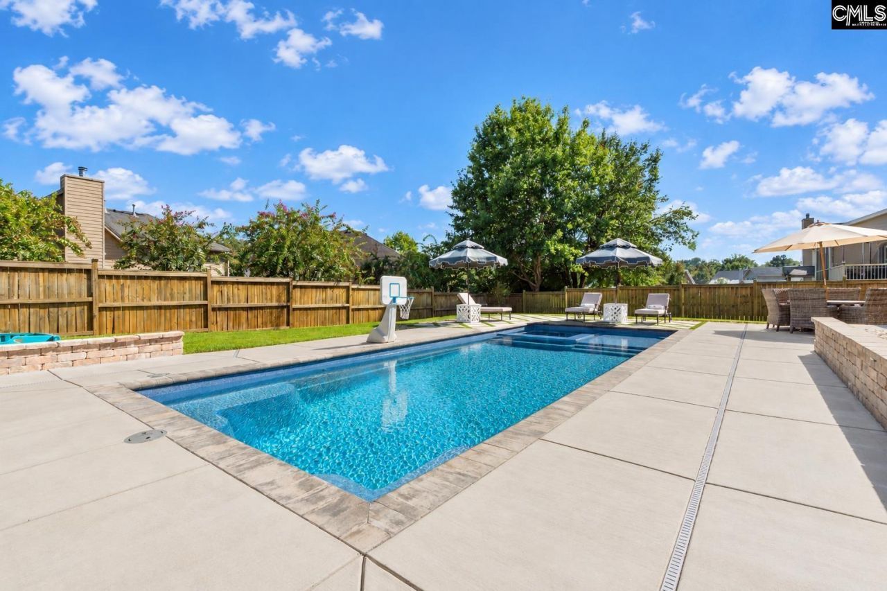 136 Majestic Court  Photo 37