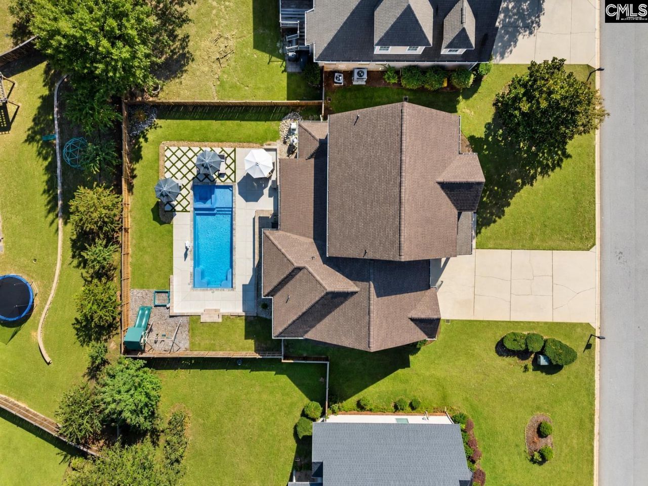 136 Majestic Court  Photo 42