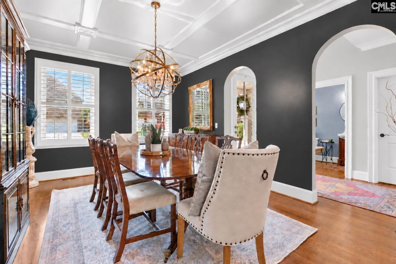 136 Majestic Court  Photo 5