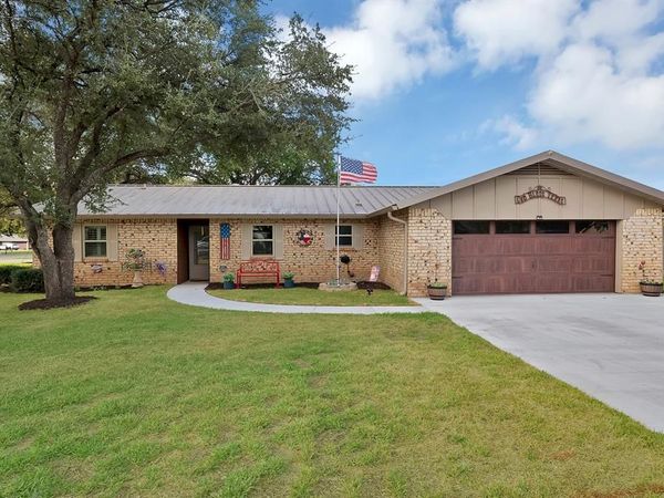 4101 Newport Bay Court , Granbury, TX 76049