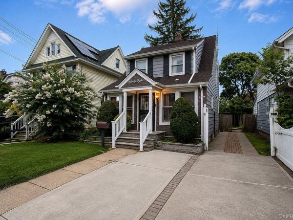 98 Willow Avenue, Hempstead, NY 11550