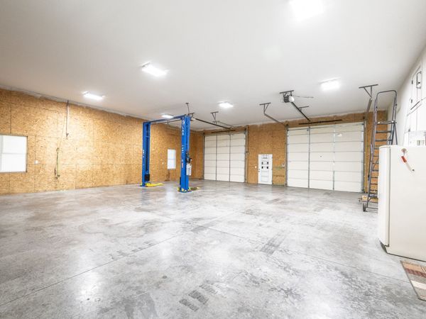 1004 Breeden Rd , Charlotte, TN 37036