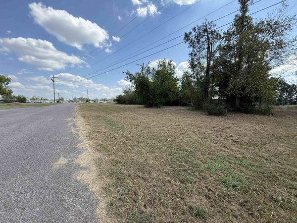305 SOUTH ST, Savannah, TN 38372
