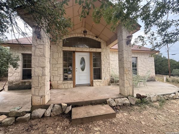 172 Candy Rd, Pipe Creek, TX 78063