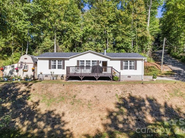 183 Gobbler Circle , Horse Shoe, NC 28742