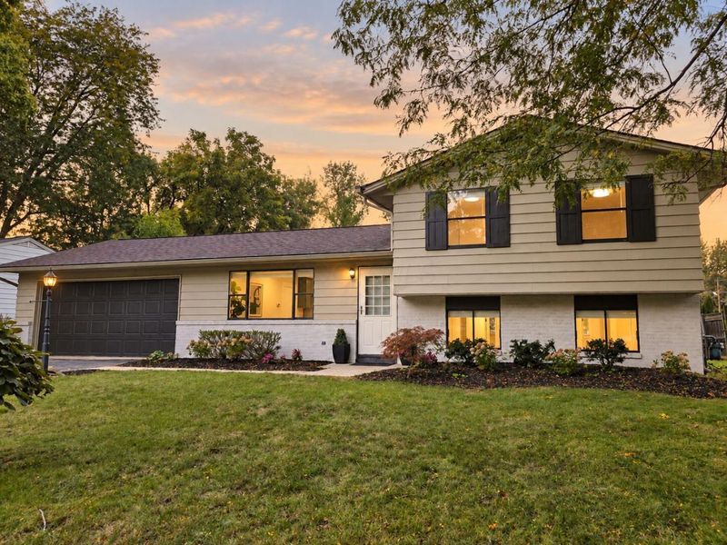 6747 Merwin Road E, Columbus, OH 43235 Photo 1