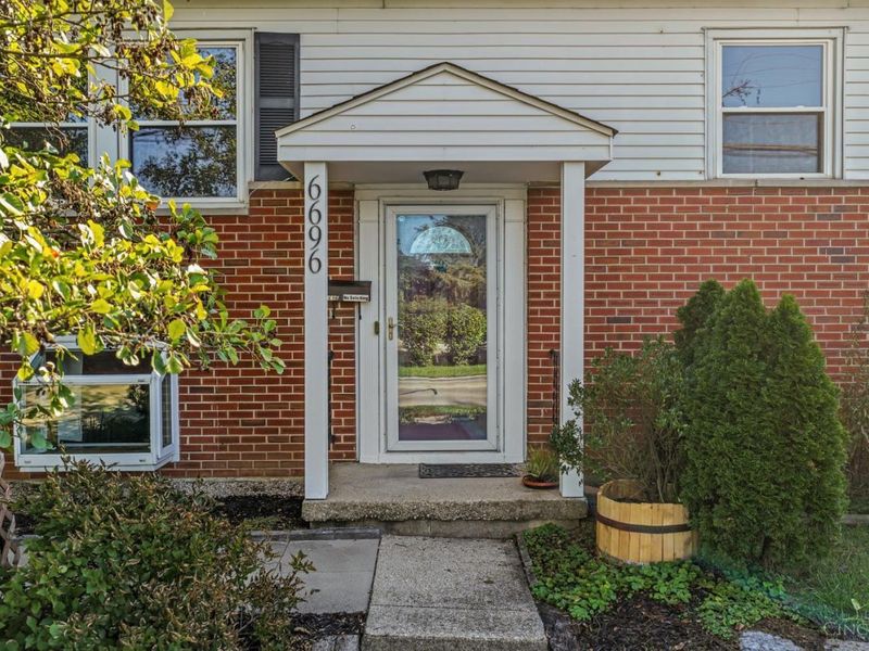 6696 Butler Warren Road, Mason, OH 45040 Photo 2