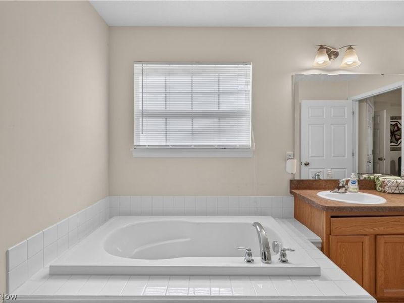8316 Chesapeake Drive, North Ridgeville, OH 44039 Photo 33