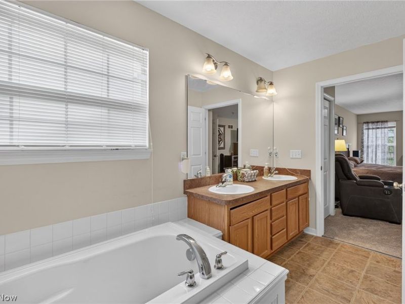 8316 Chesapeake Drive, North Ridgeville, OH 44039 Photo 34