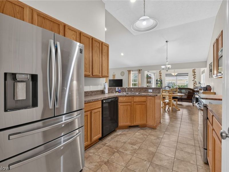 8316 Chesapeake Drive, North Ridgeville, OH 44039 Photo 8