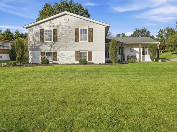 1042 Oak Hill Drive NE, Massillon, OH 44646